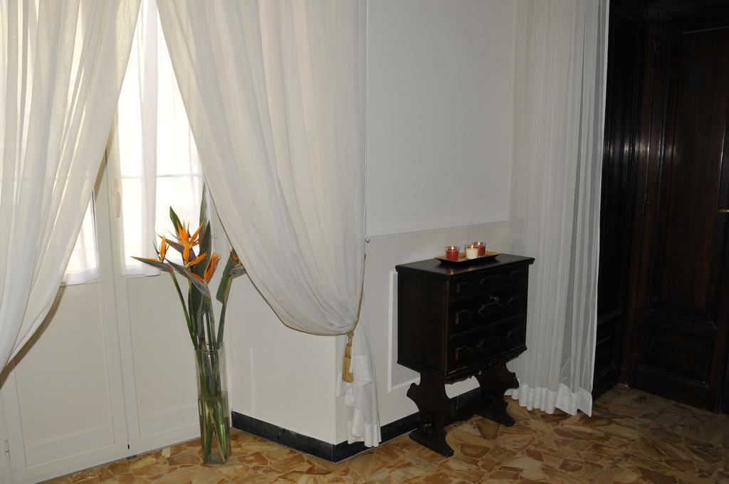 Alibrandi Palace Civitavecchia Ruang foto