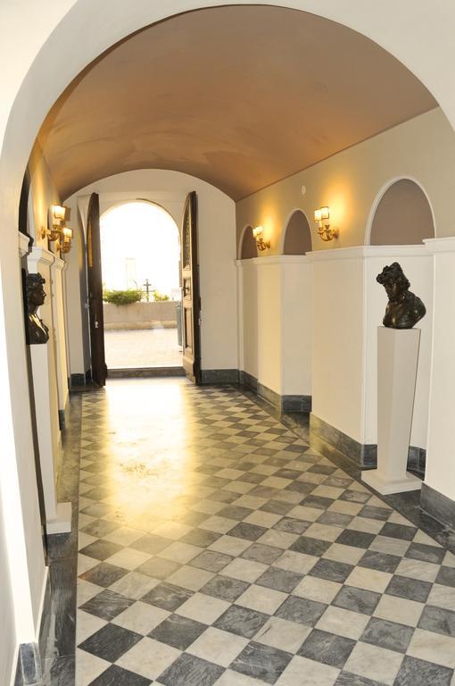 Alibrandi Palace Civitavecchia Bagian luar foto