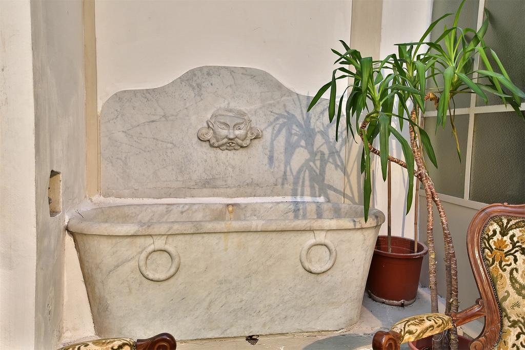 Alibrandi Palace Civitavecchia Bagian luar foto
