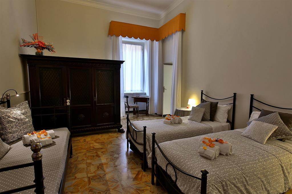 Alibrandi Palace Civitavecchia Bagian luar foto