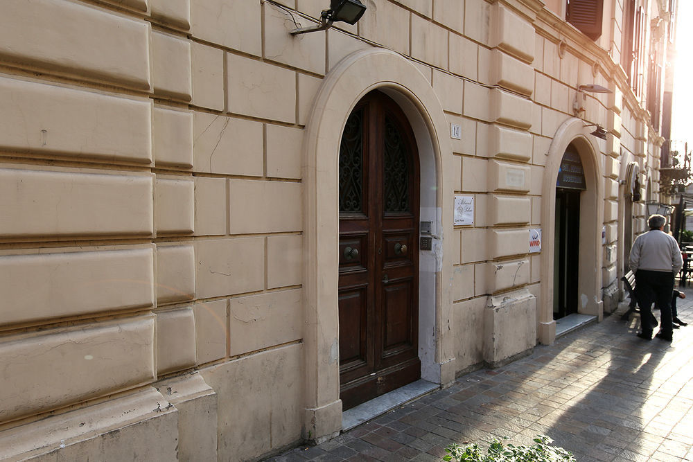 Alibrandi Palace Civitavecchia Bagian luar foto