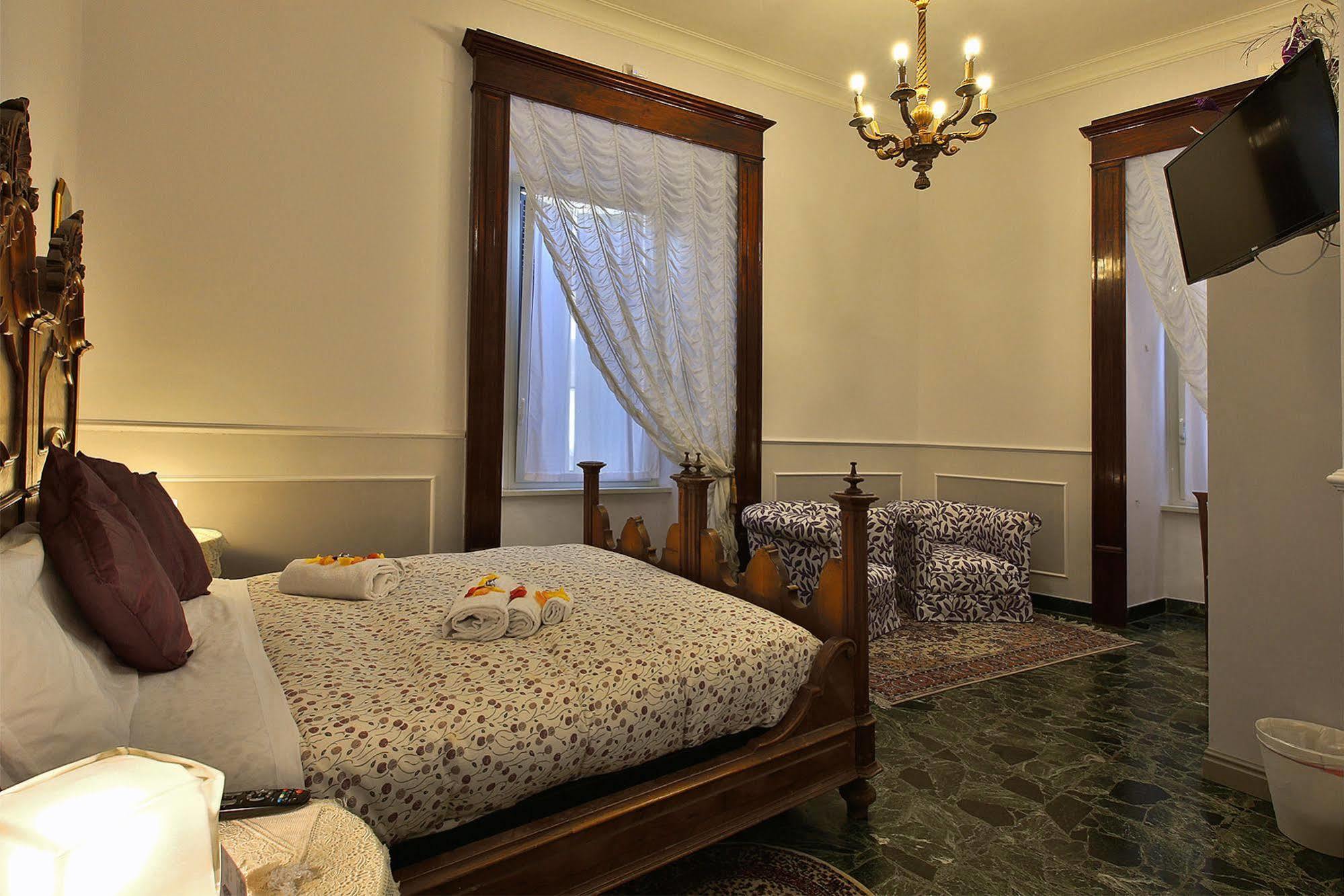 Alibrandi Palace Civitavecchia Bagian luar foto
