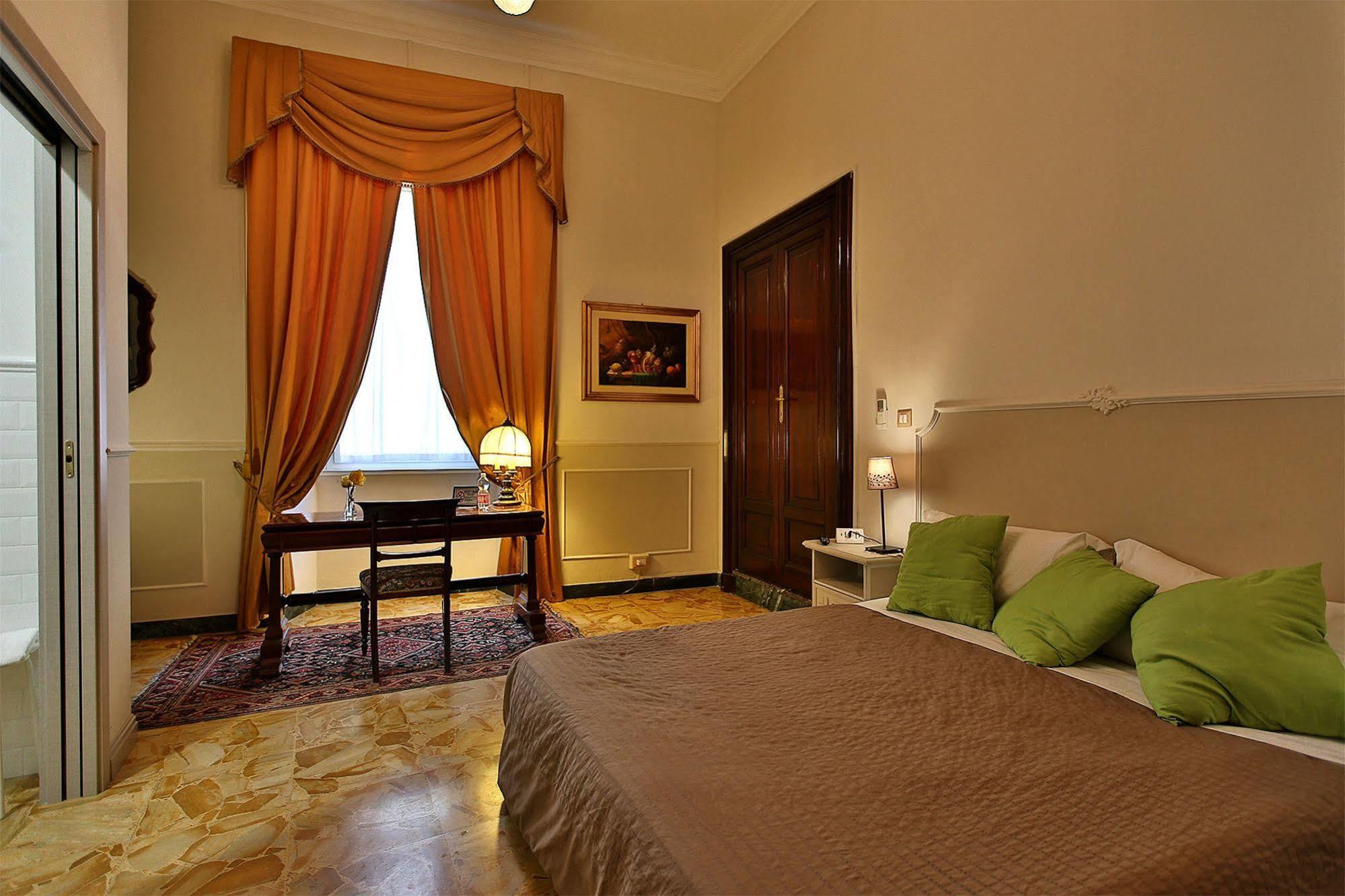 Alibrandi Palace Civitavecchia Bagian luar foto