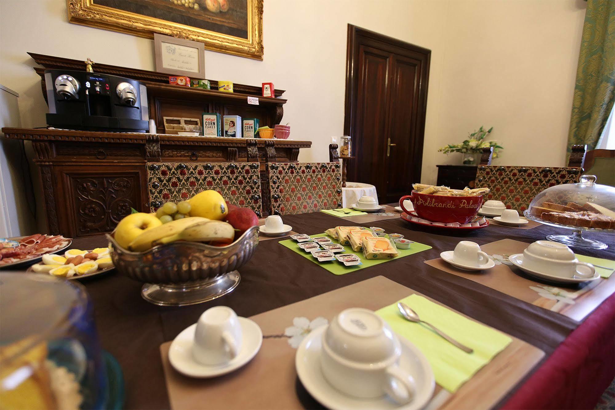 Alibrandi Palace Civitavecchia Bagian luar foto