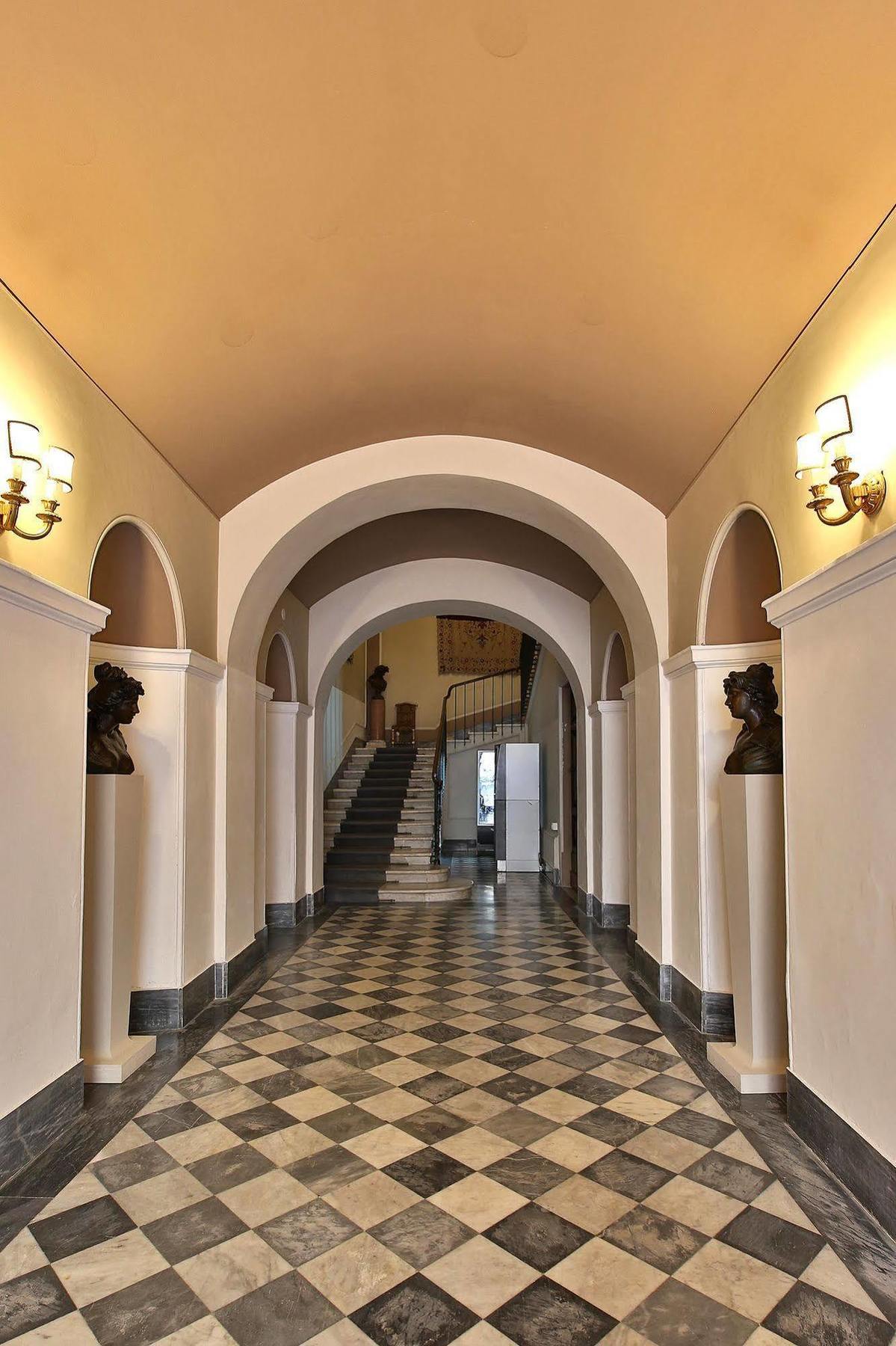 Alibrandi Palace Civitavecchia Bagian luar foto